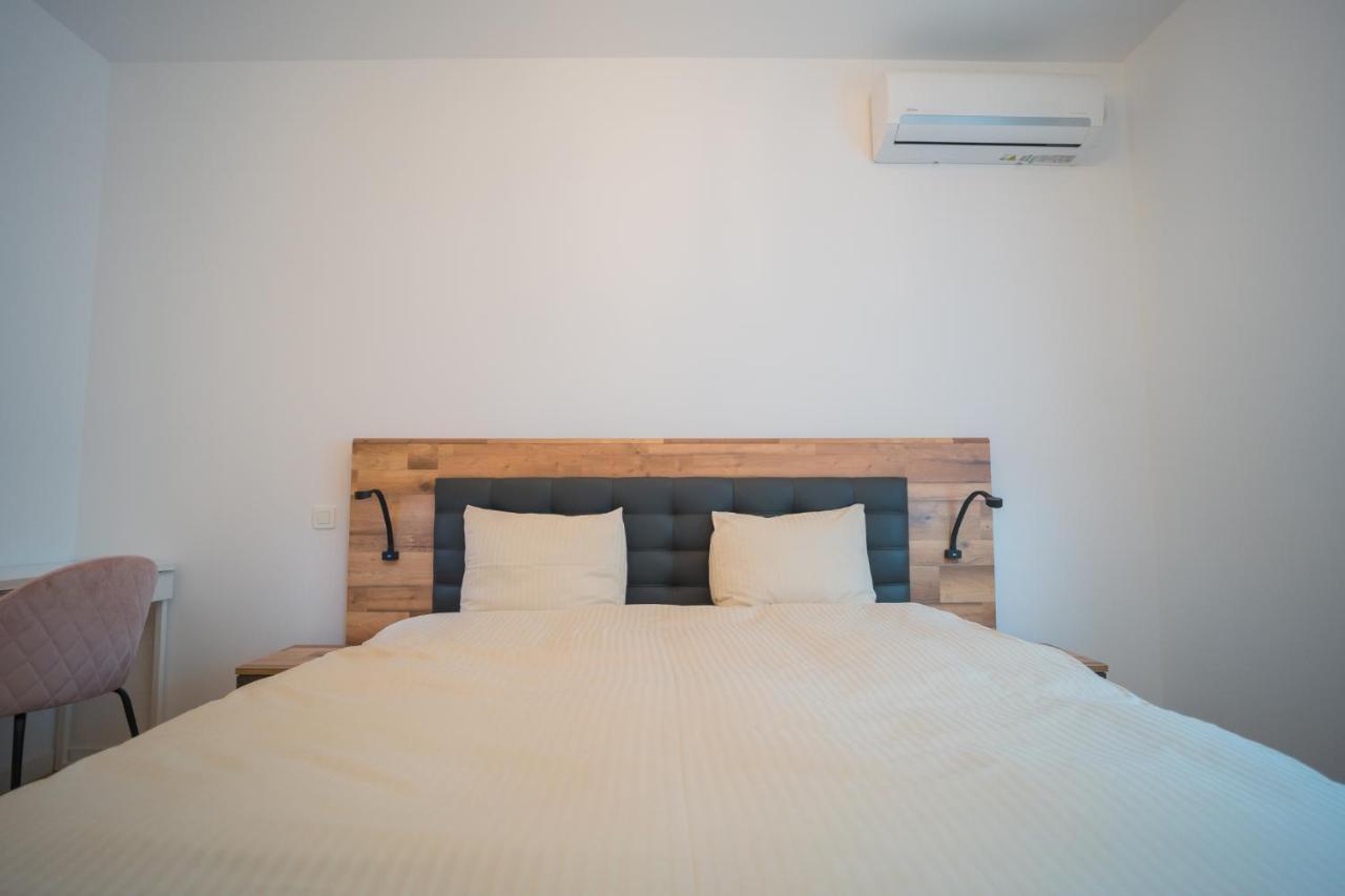 Central Apartments With City View & Large Balcony بوخارست المظهر الخارجي الصورة