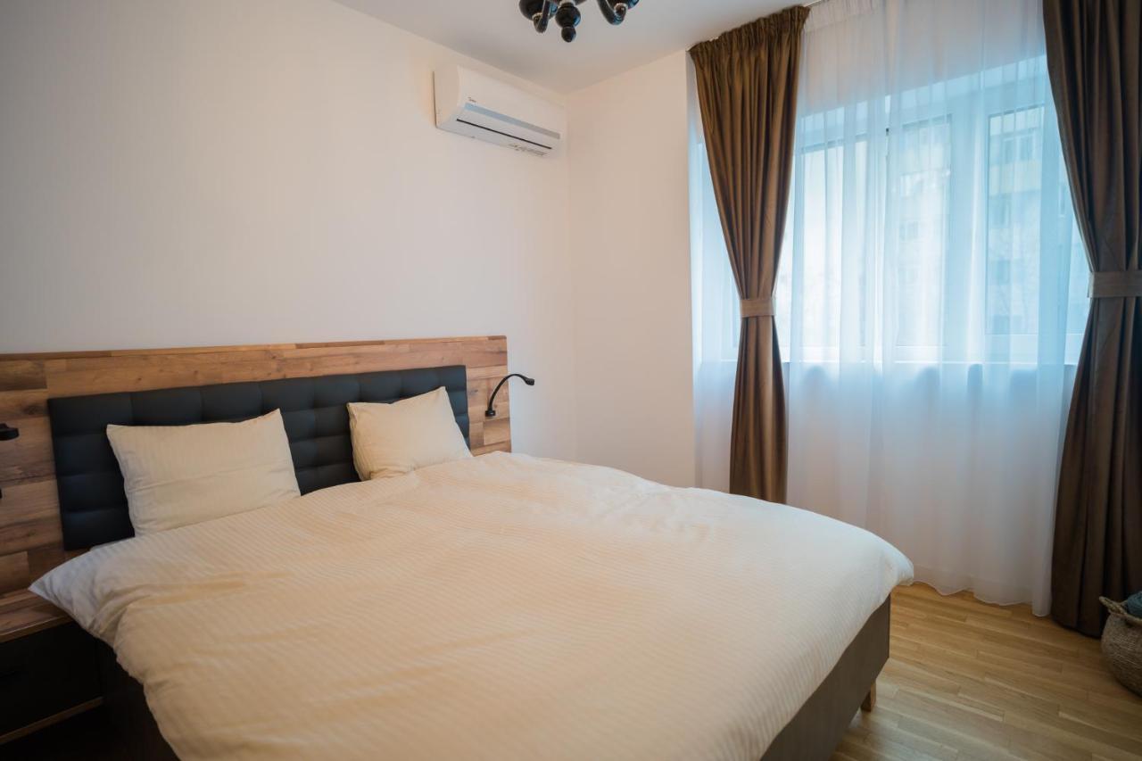 Central Apartments With City View & Large Balcony بوخارست المظهر الخارجي الصورة