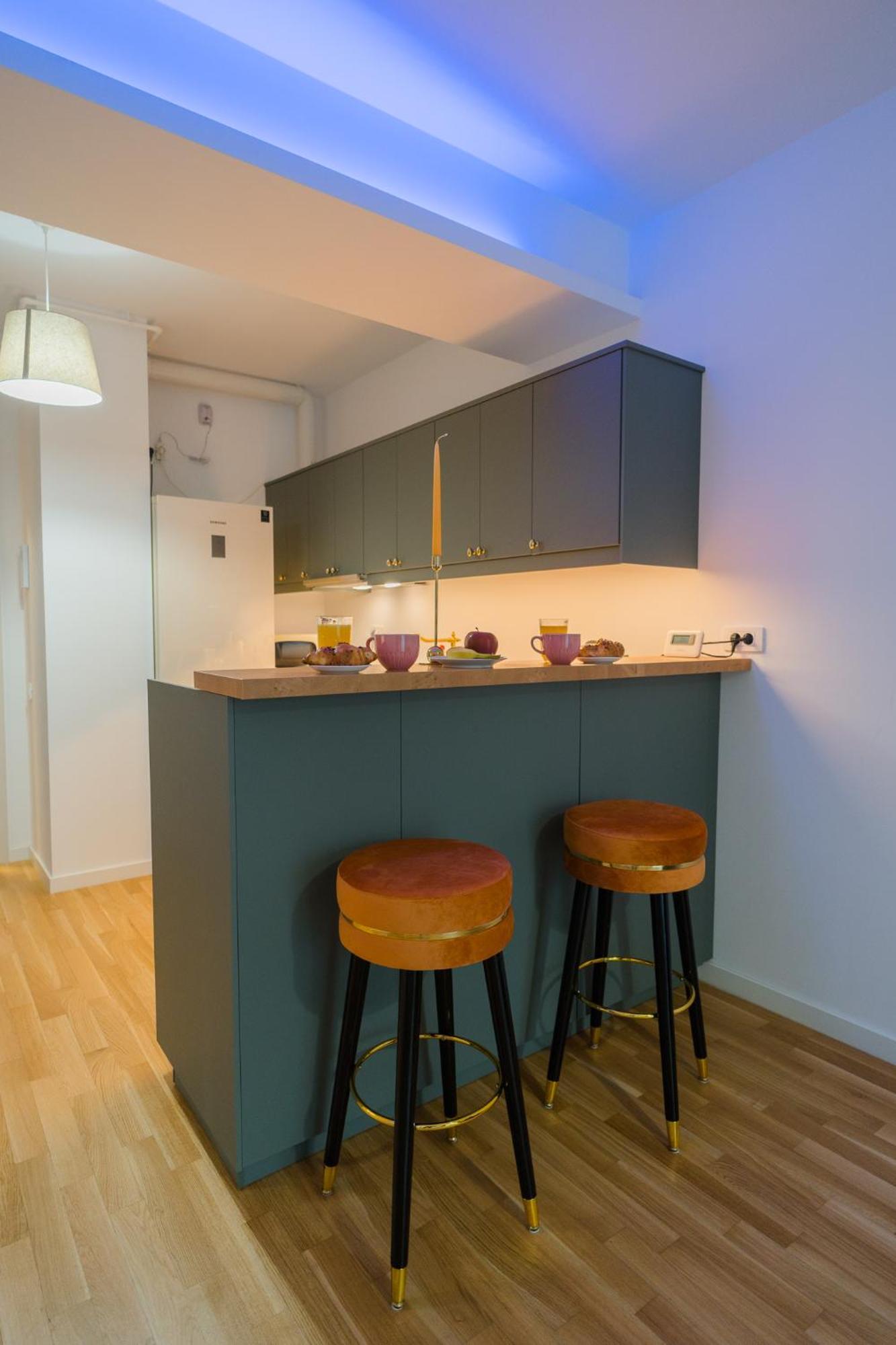 Central Apartments With City View & Large Balcony بوخارست المظهر الخارجي الصورة