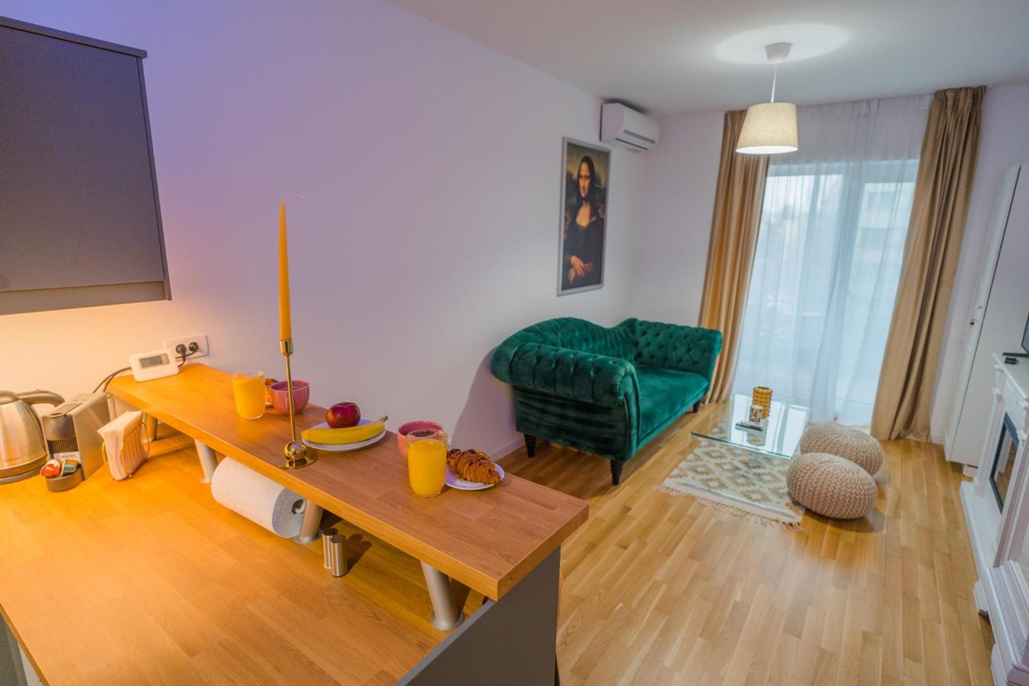 Central Apartments With City View & Large Balcony بوخارست المظهر الخارجي الصورة