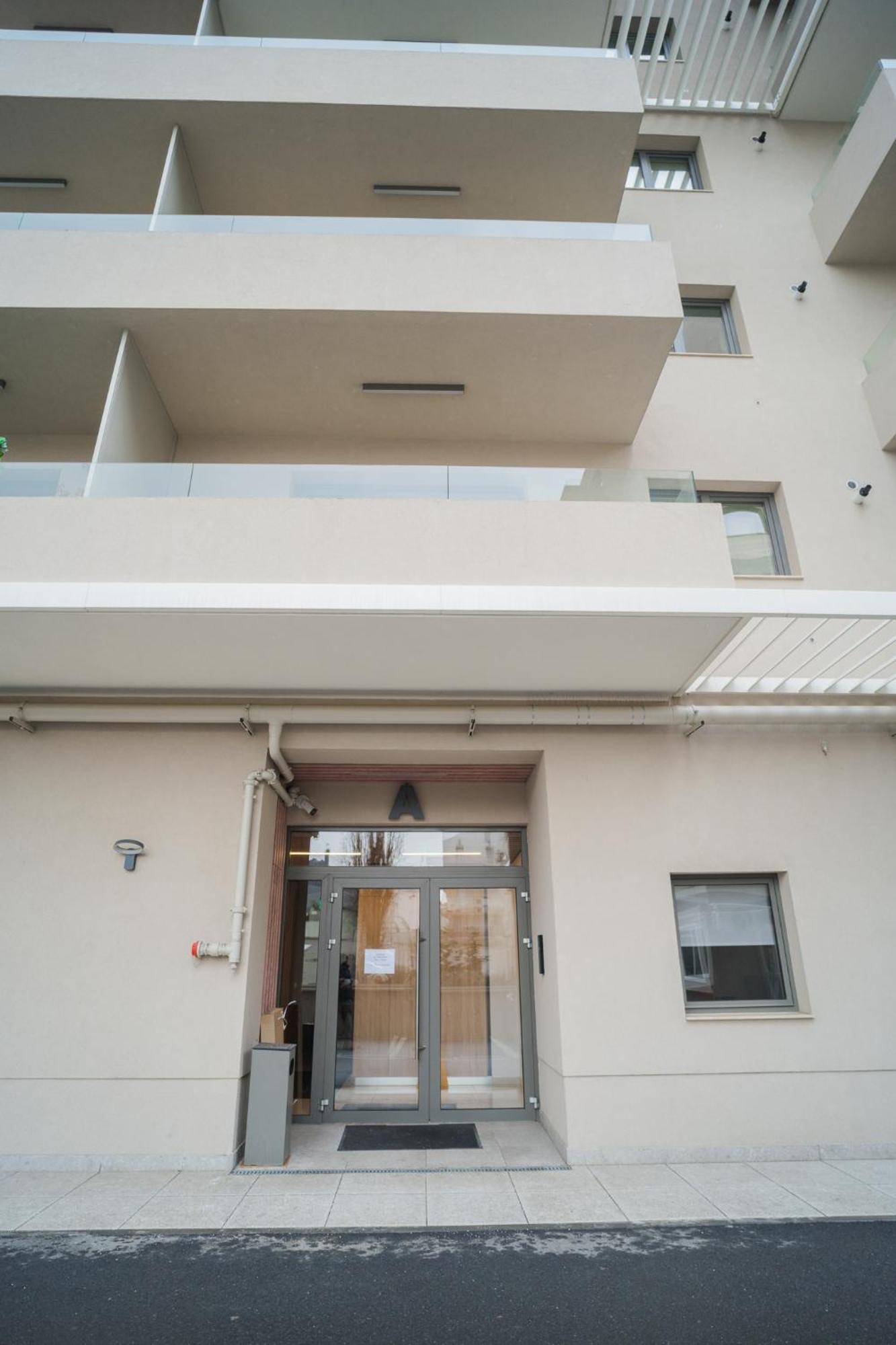 Central Apartments With City View & Large Balcony بوخارست المظهر الخارجي الصورة