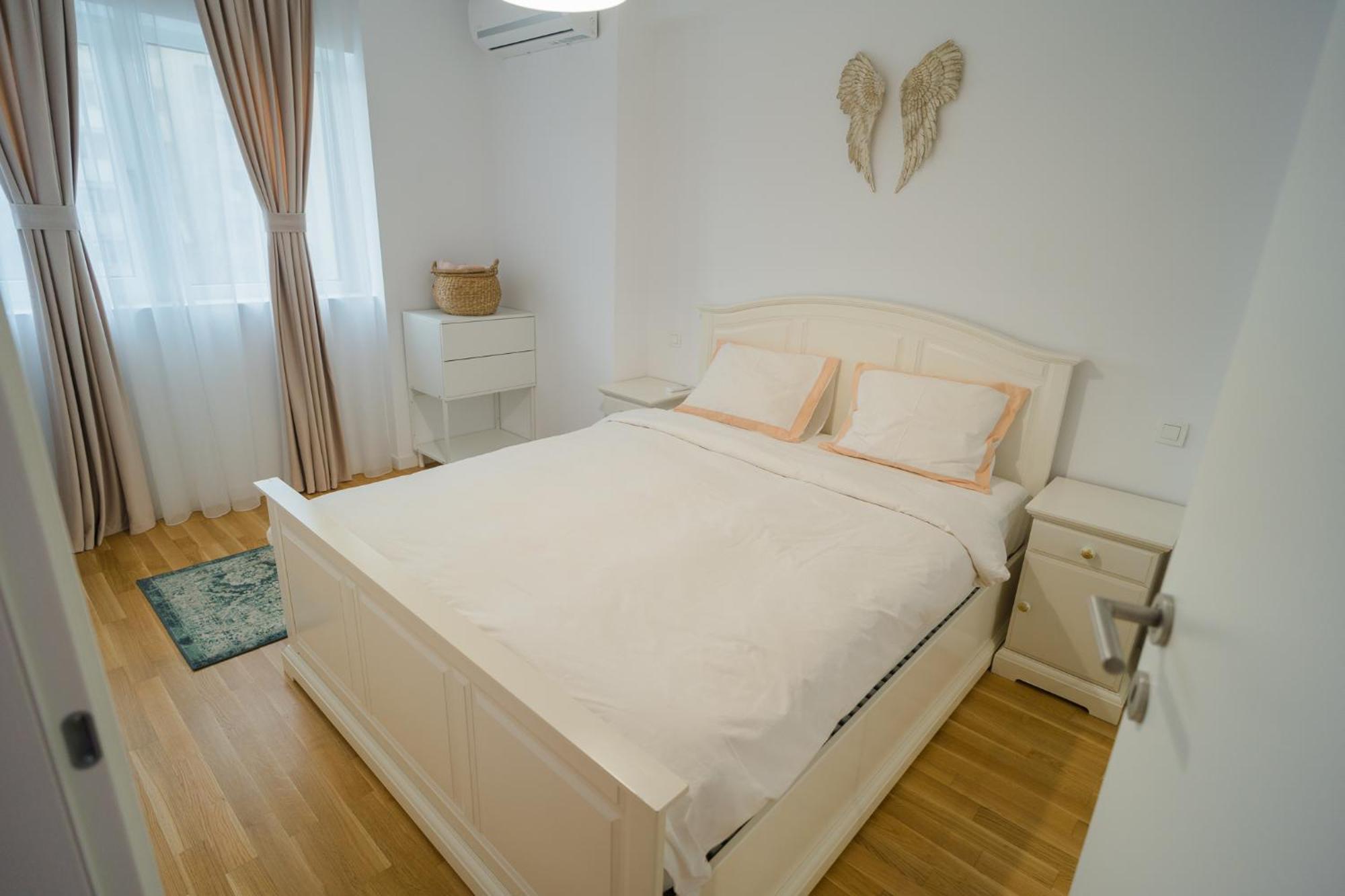 Central Apartments With City View & Large Balcony بوخارست المظهر الخارجي الصورة
