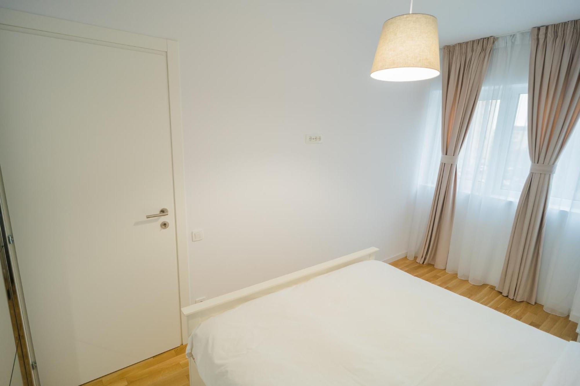 Central Apartments With City View & Large Balcony بوخارست المظهر الخارجي الصورة