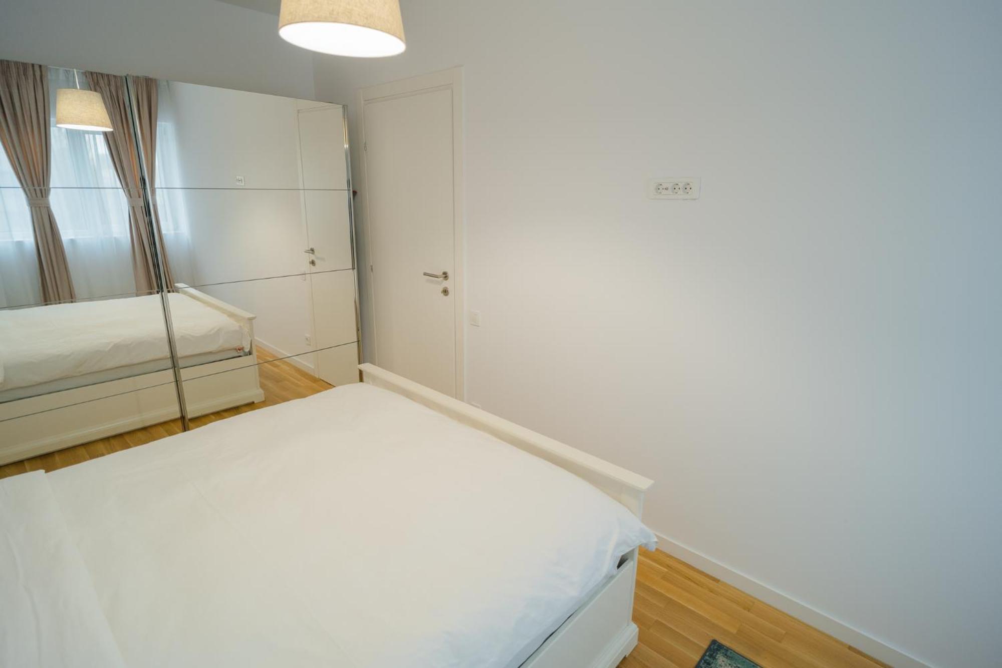 Central Apartments With City View & Large Balcony بوخارست المظهر الخارجي الصورة